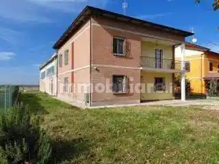 Casa indipendente in vendita a Cadelbosco di Sopra