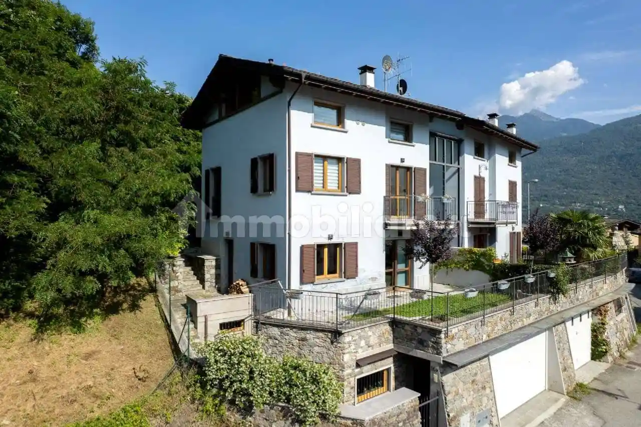 Villa in vendita a Sondrio