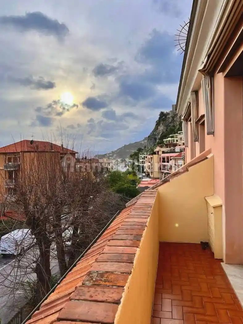 Appartamento in affitto a Finale Ligure