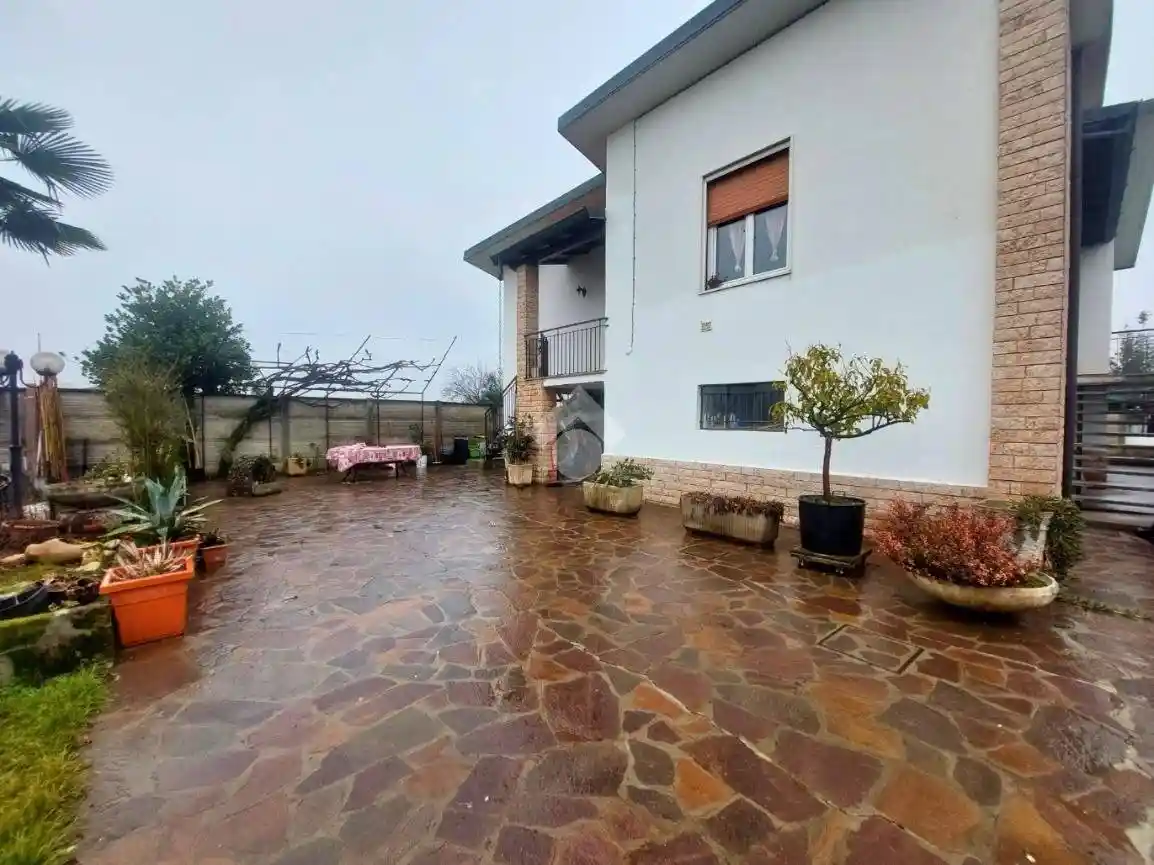 Villa in vendita a Vittuone