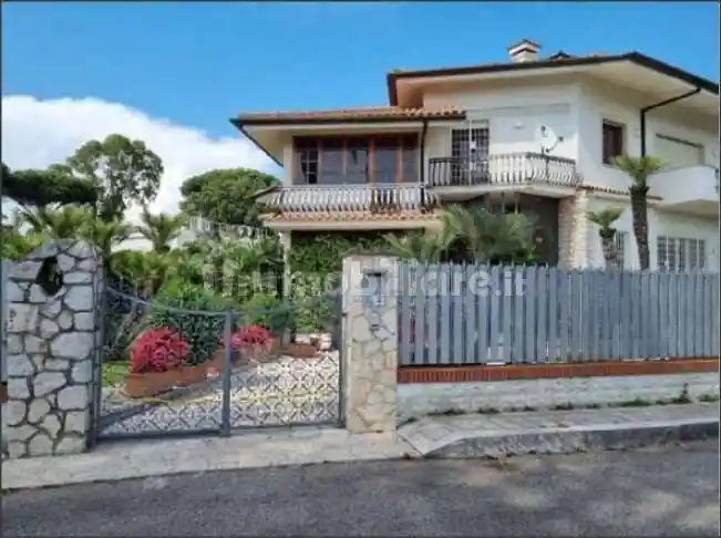 Villa in vendita a Sabaudia