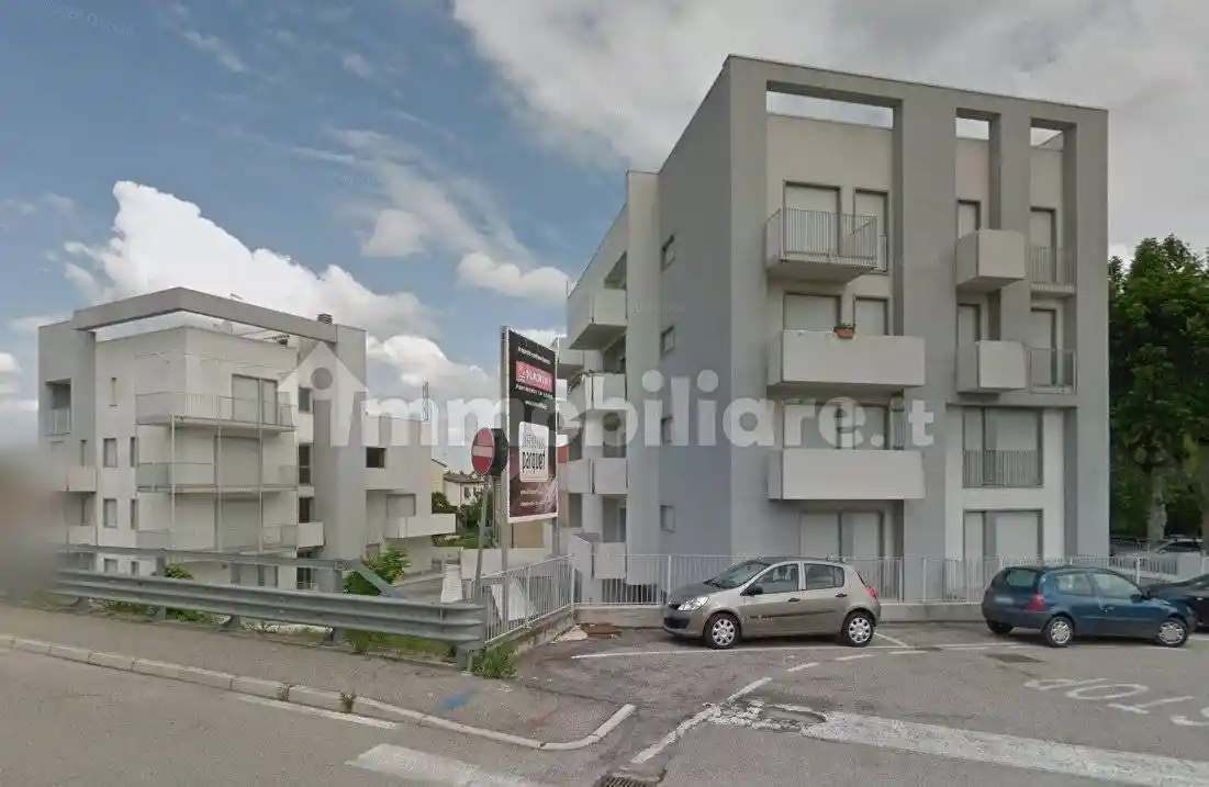 Palazzo - Stabile in vendita a Legnago