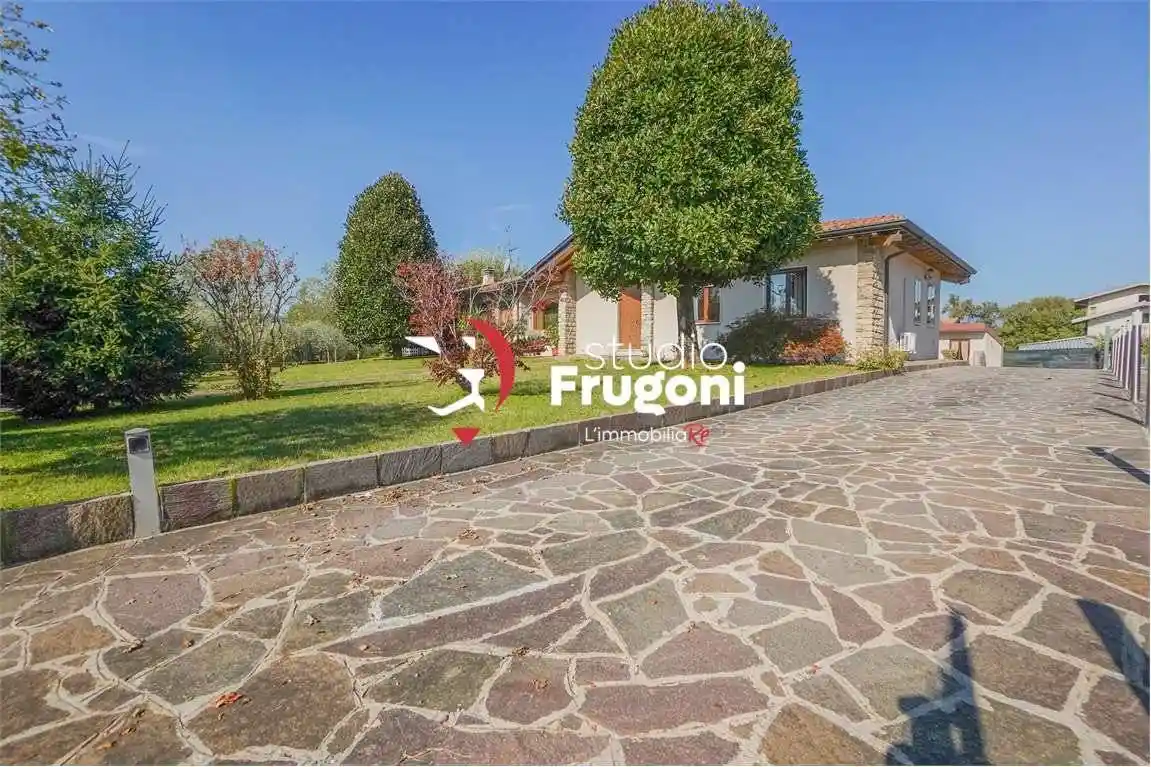 Villa in vendita a Manerba del Garda
