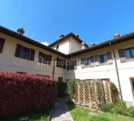 Casa indipendente in vendita a Pieve Emanuele