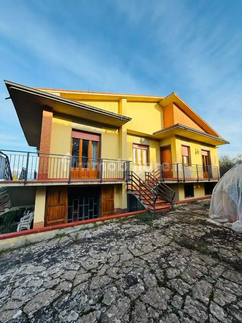 Villa in vendita a Laterina Pergine Valdarno