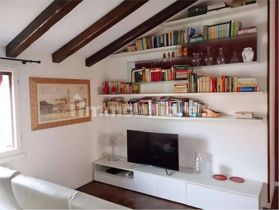 Appartamento in vendita a Paese