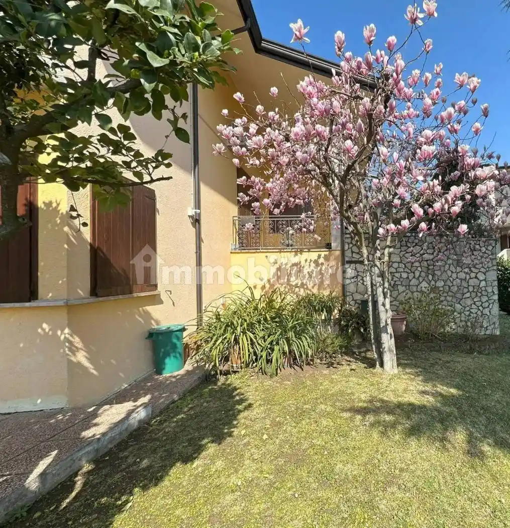 Villa in vendita a Chiampo