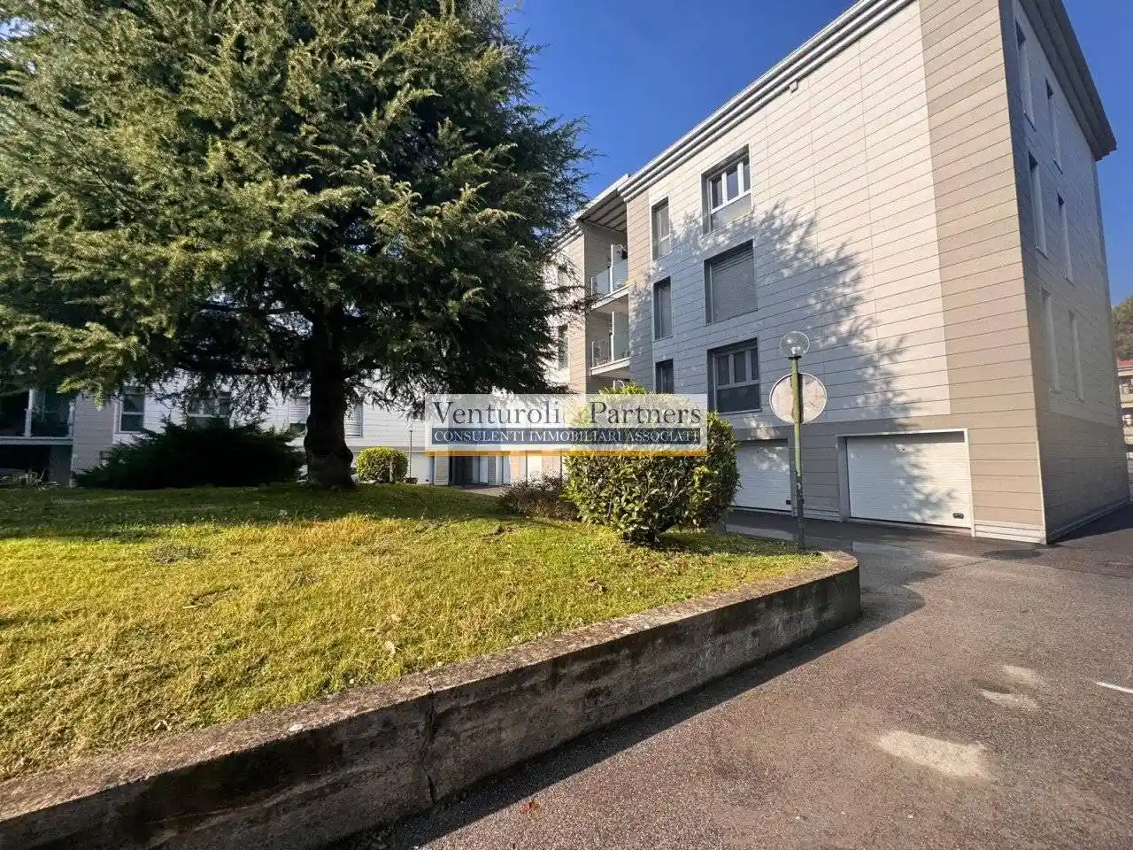 Appartamento in vendita a Desenzano del Garda