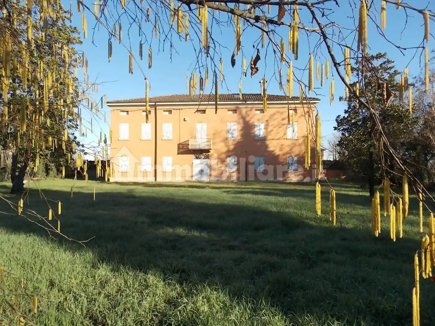 Palazzo - Edificio in vendita a Modena