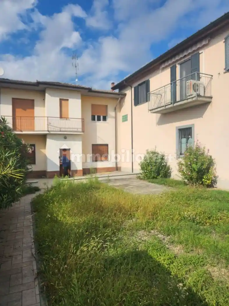 Villa in vendita a Senna Lodigiana