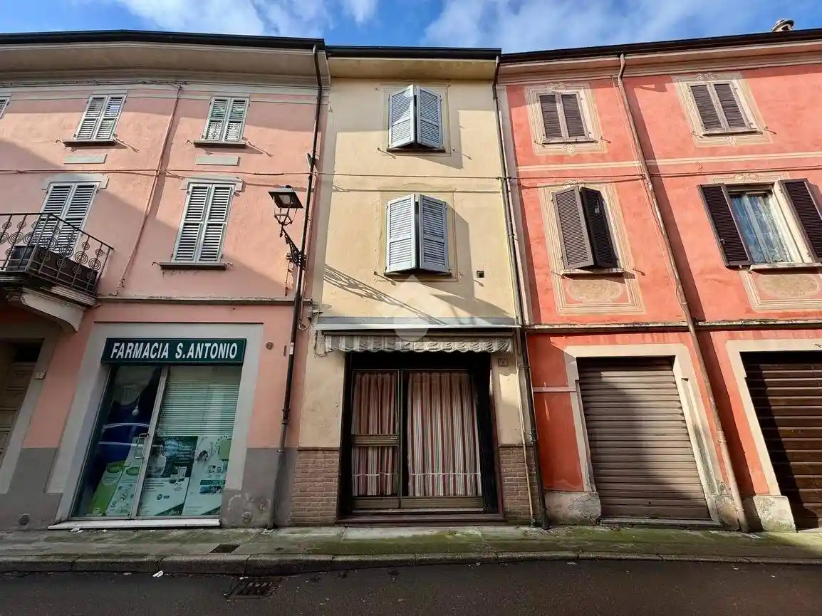 Palazzo - Edificio in vendita a Sissa Trecasali