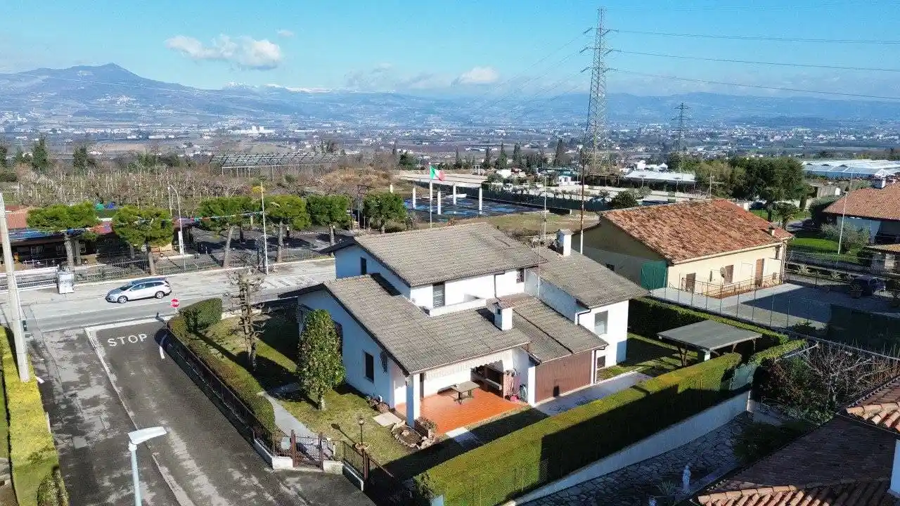Villa in vendita a Bussolengo
