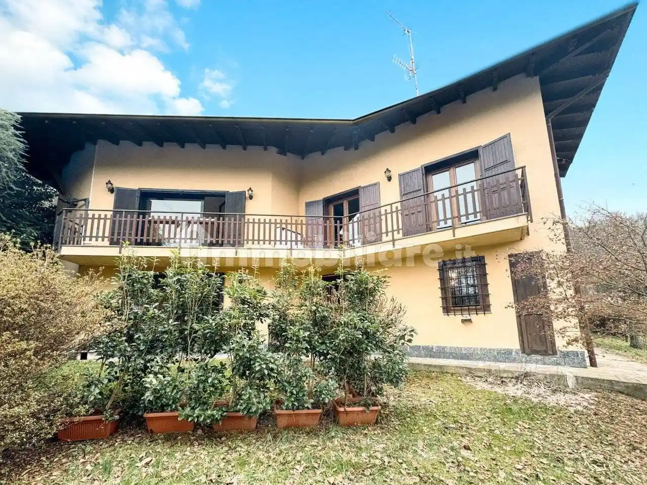 Villa in vendita a Meina