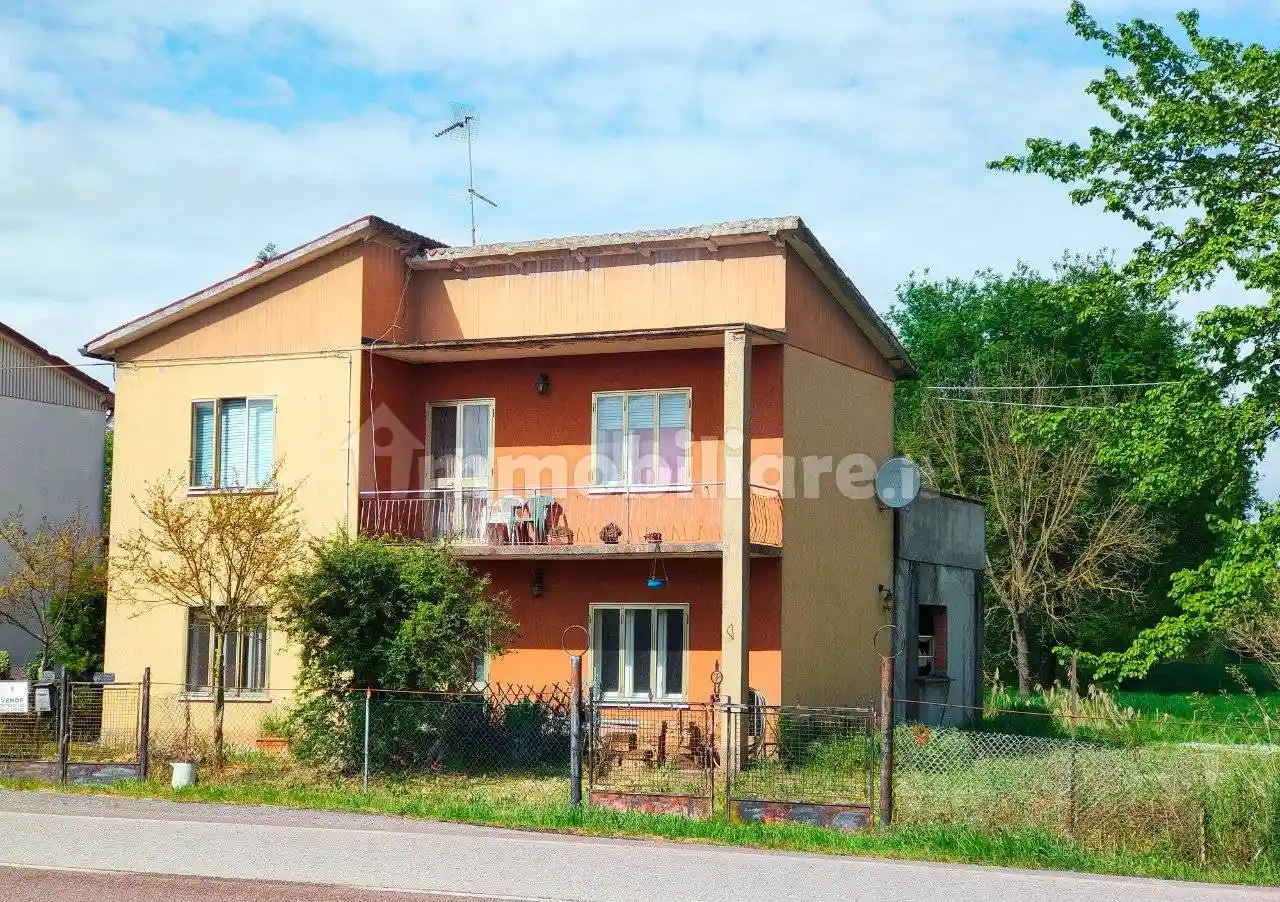 Villa in vendita a Stienta