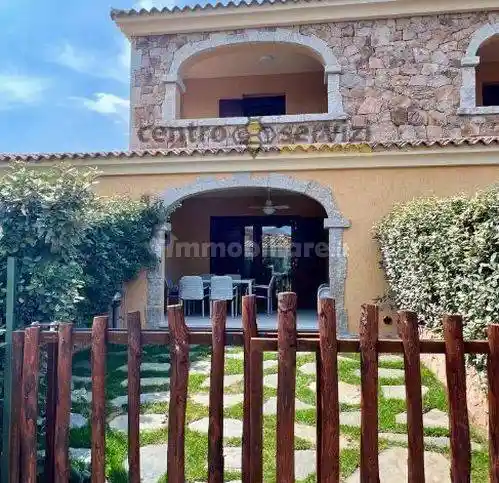 Casa indipendente in affitto a San Teodoro