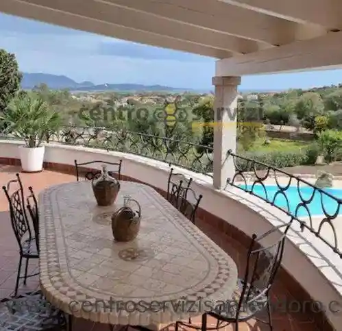 Casa indipendente in affitto a San Teodoro