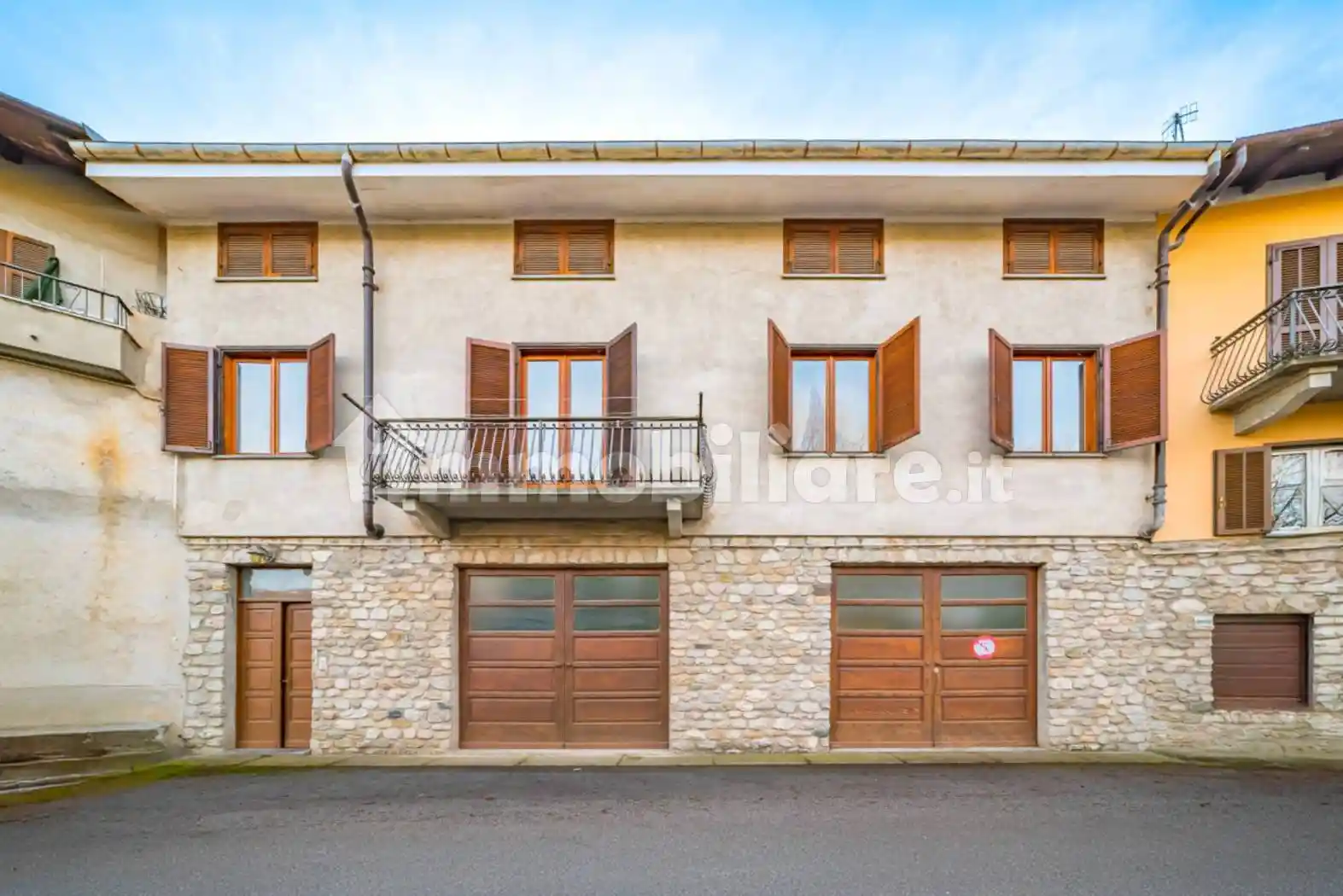 Palazzo - Edificio in vendita a Dronero