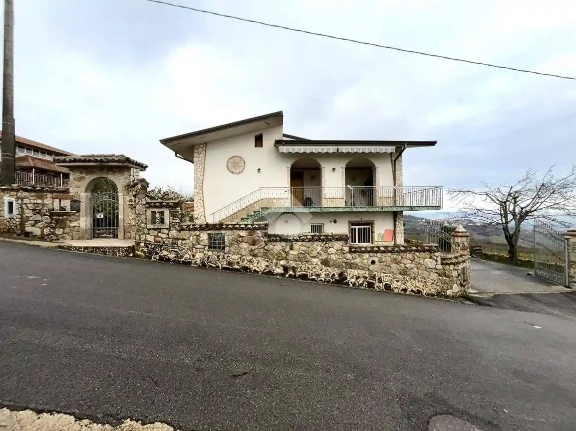 Villa in vendita a Montefusco