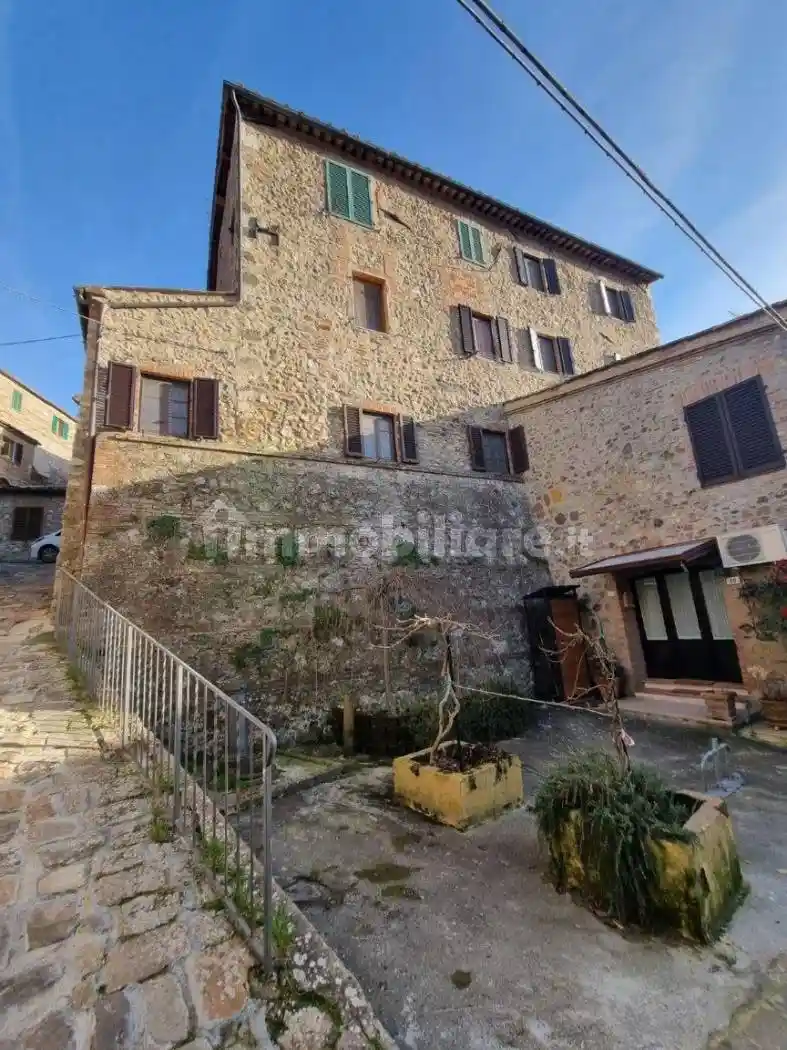 Appartamento in vendita a Monticiano