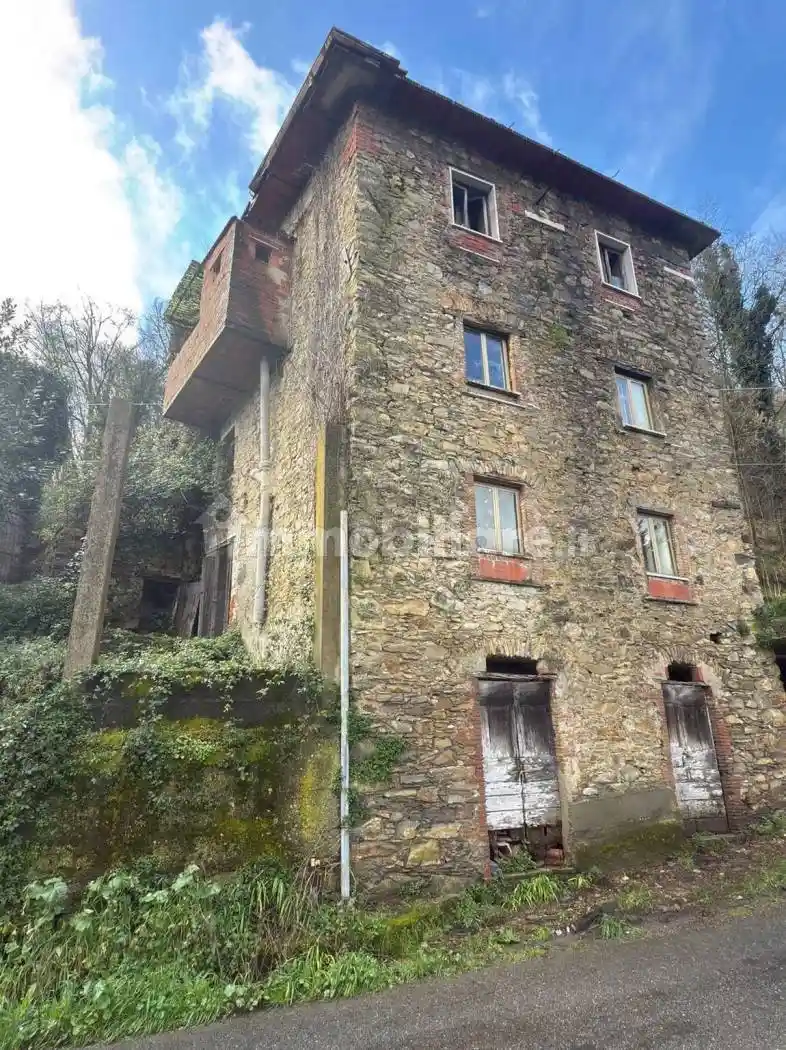 Rustico - Casale in vendita a Carrara