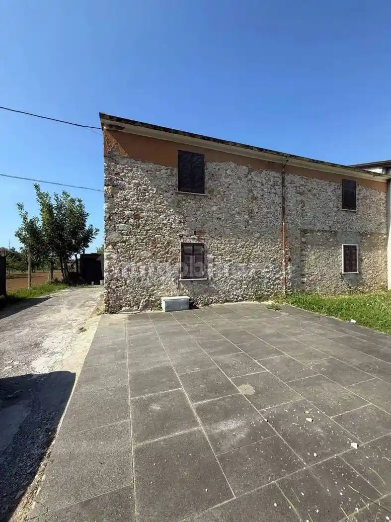 Villa in vendita a Carrara