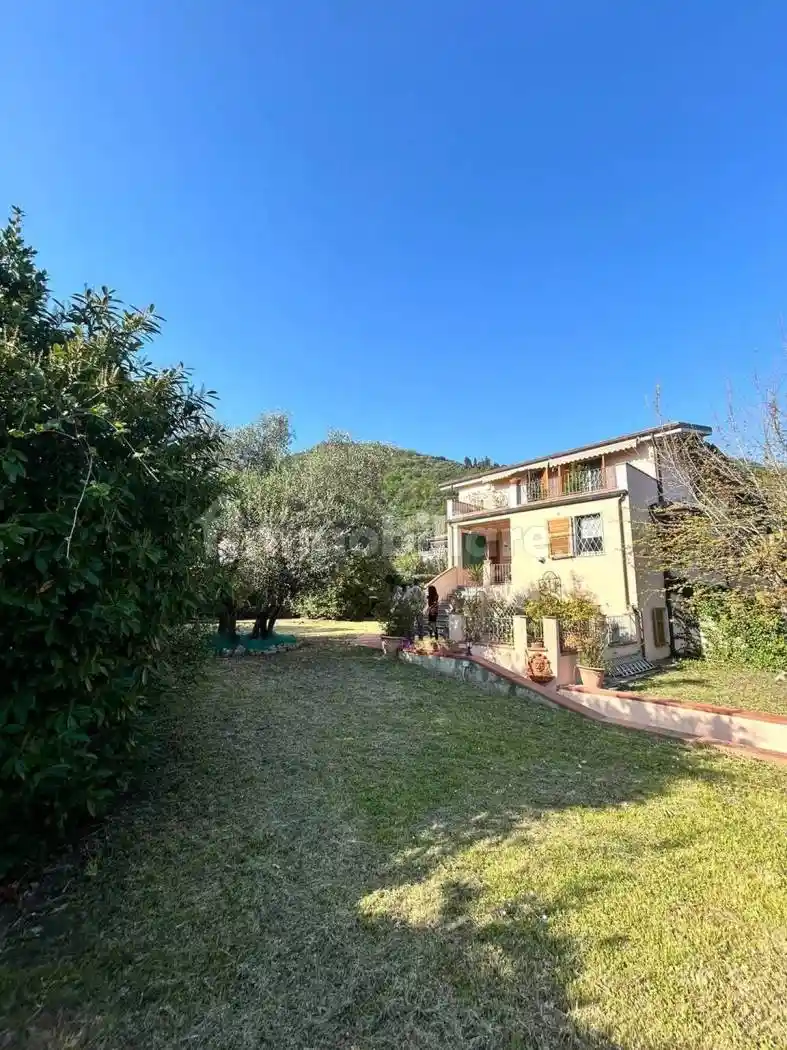 Villa in vendita a Carrara