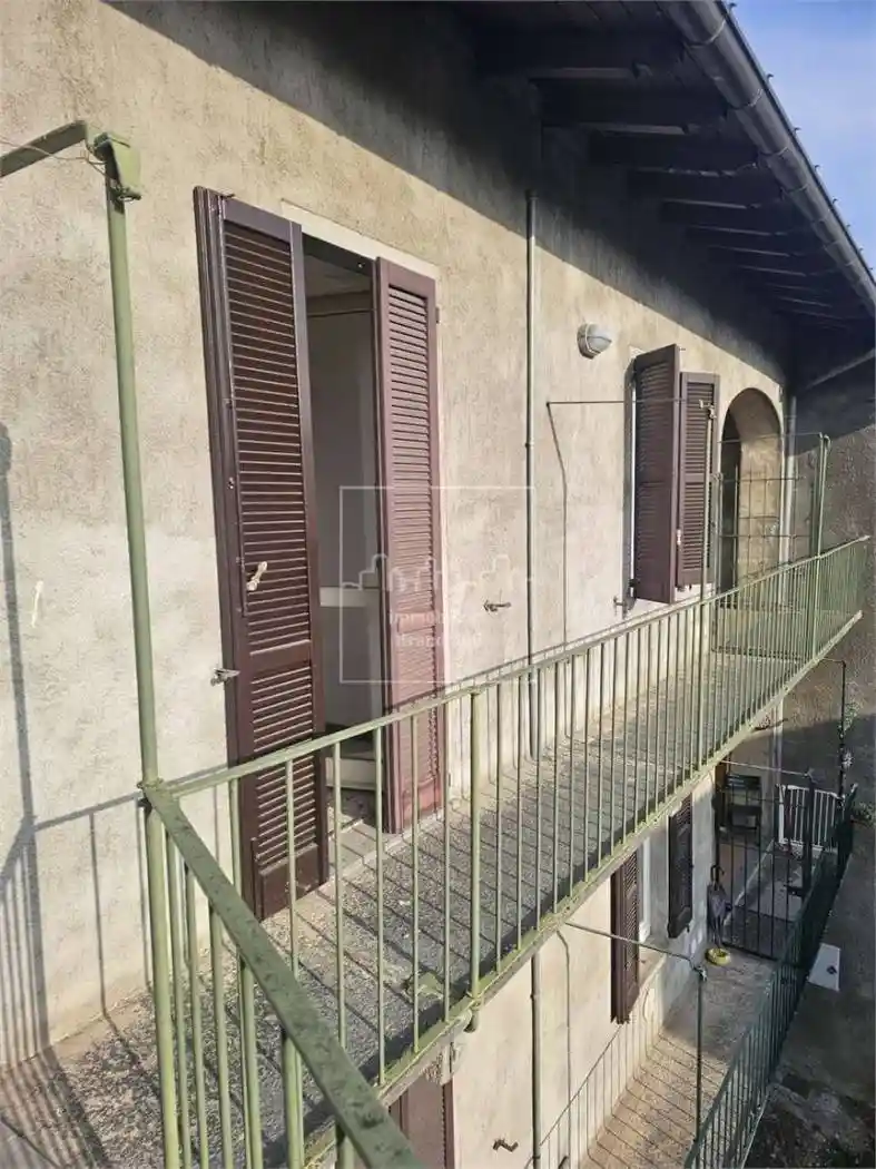 Appartamento in vendita a Comerio