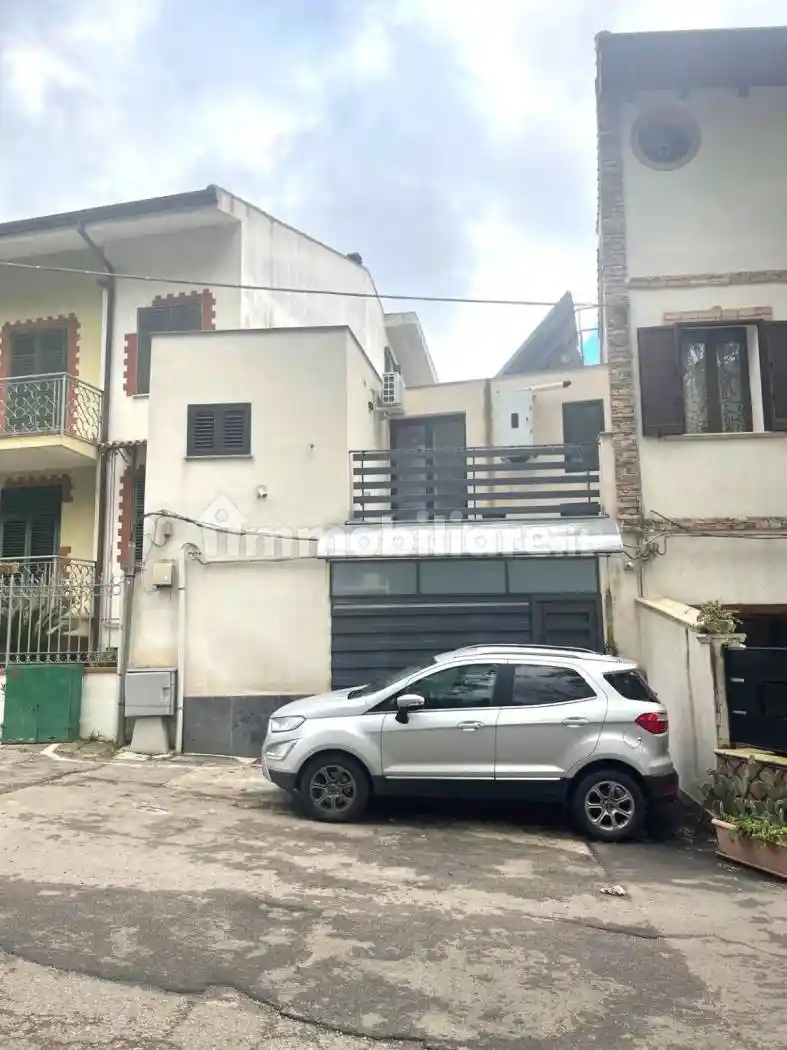 Casa indipendente in vendita a Palermo