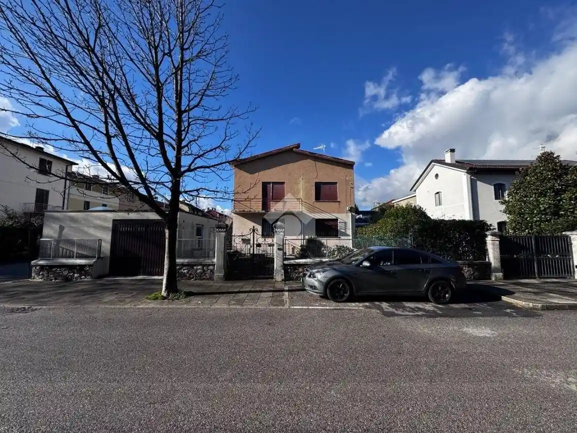 Villa in vendita a Schio