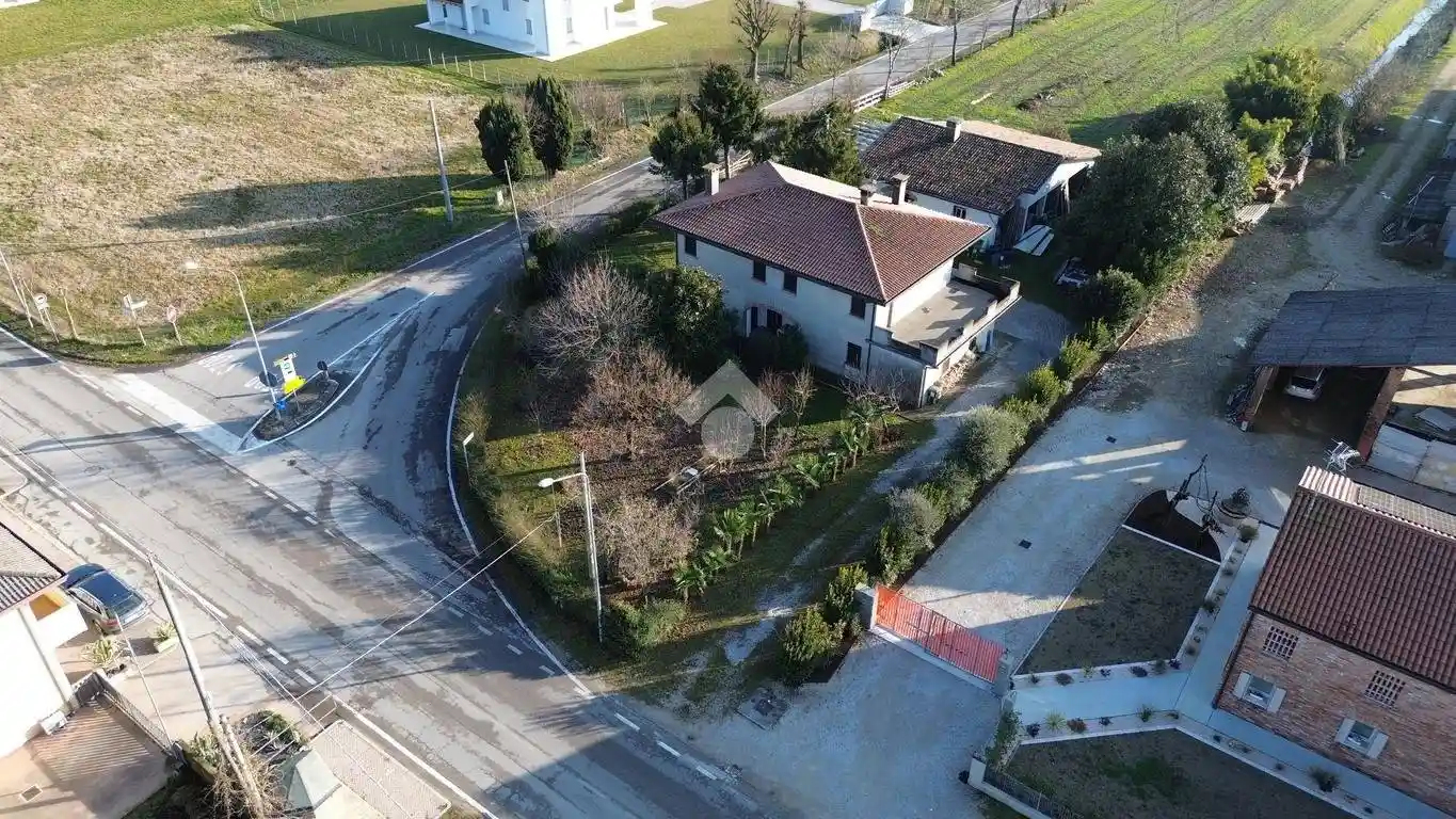 Villa in vendita a Loreggia