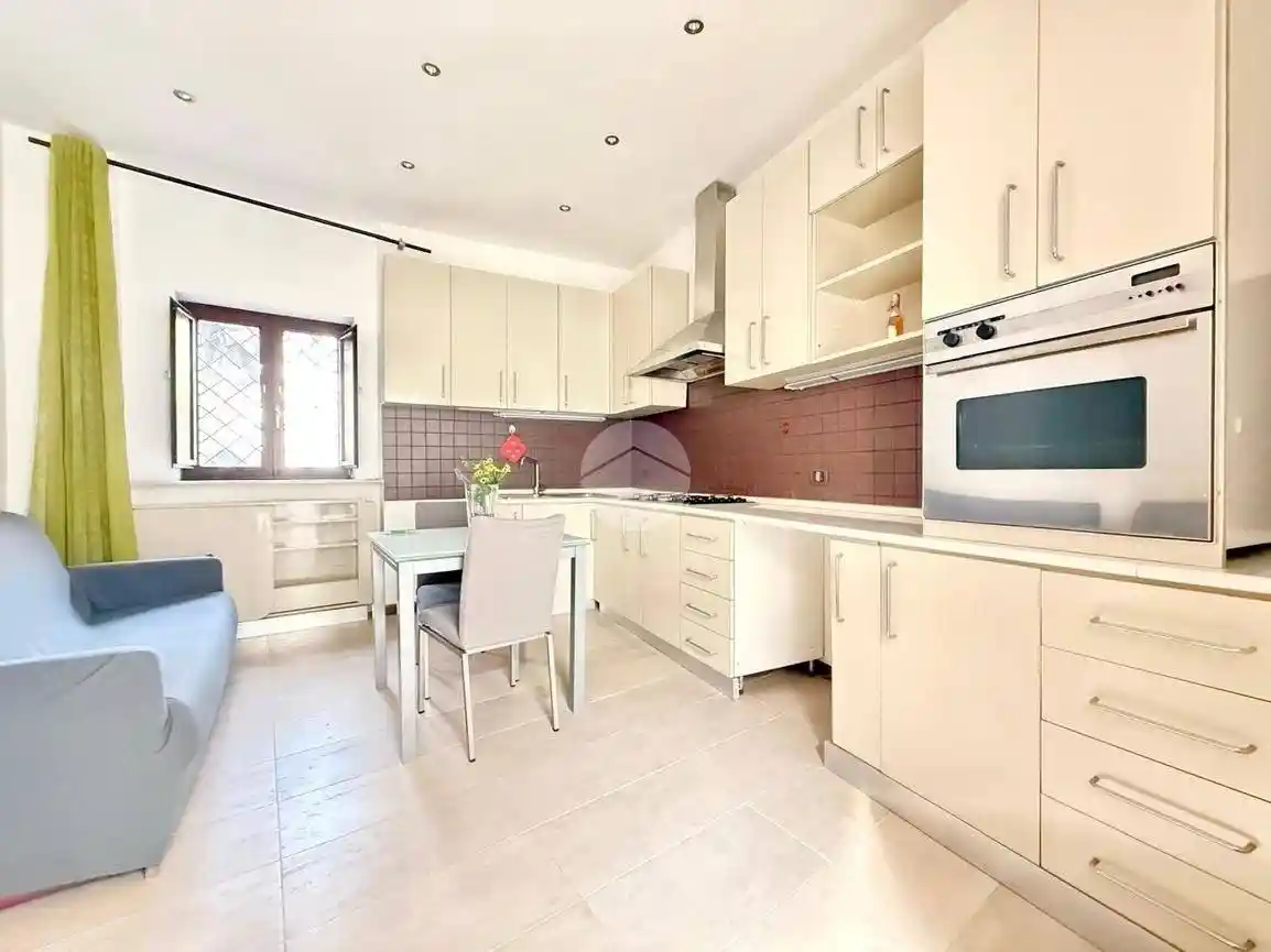 Appartamento in vendita a Napoli