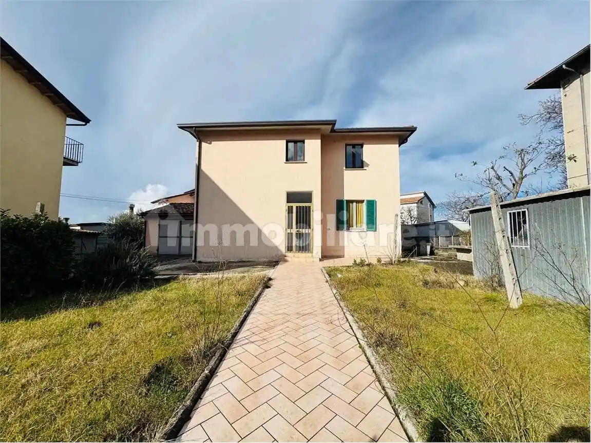 Villa in vendita a Gualdo Tadino