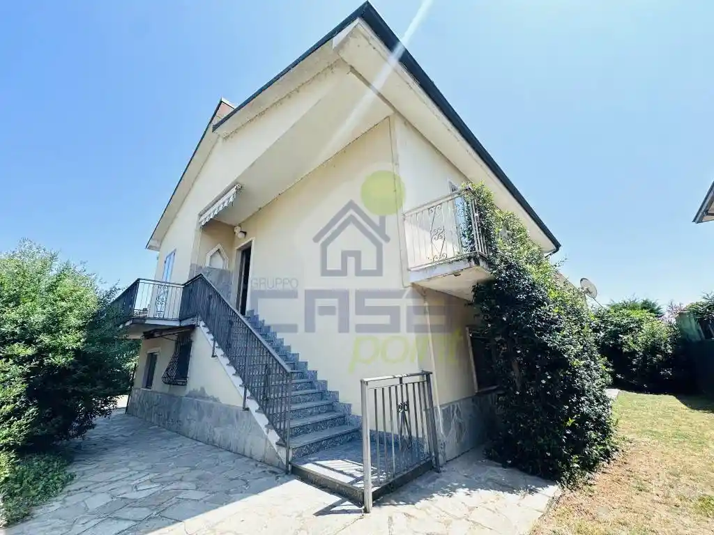 Villa in vendita a Valle Salimbene