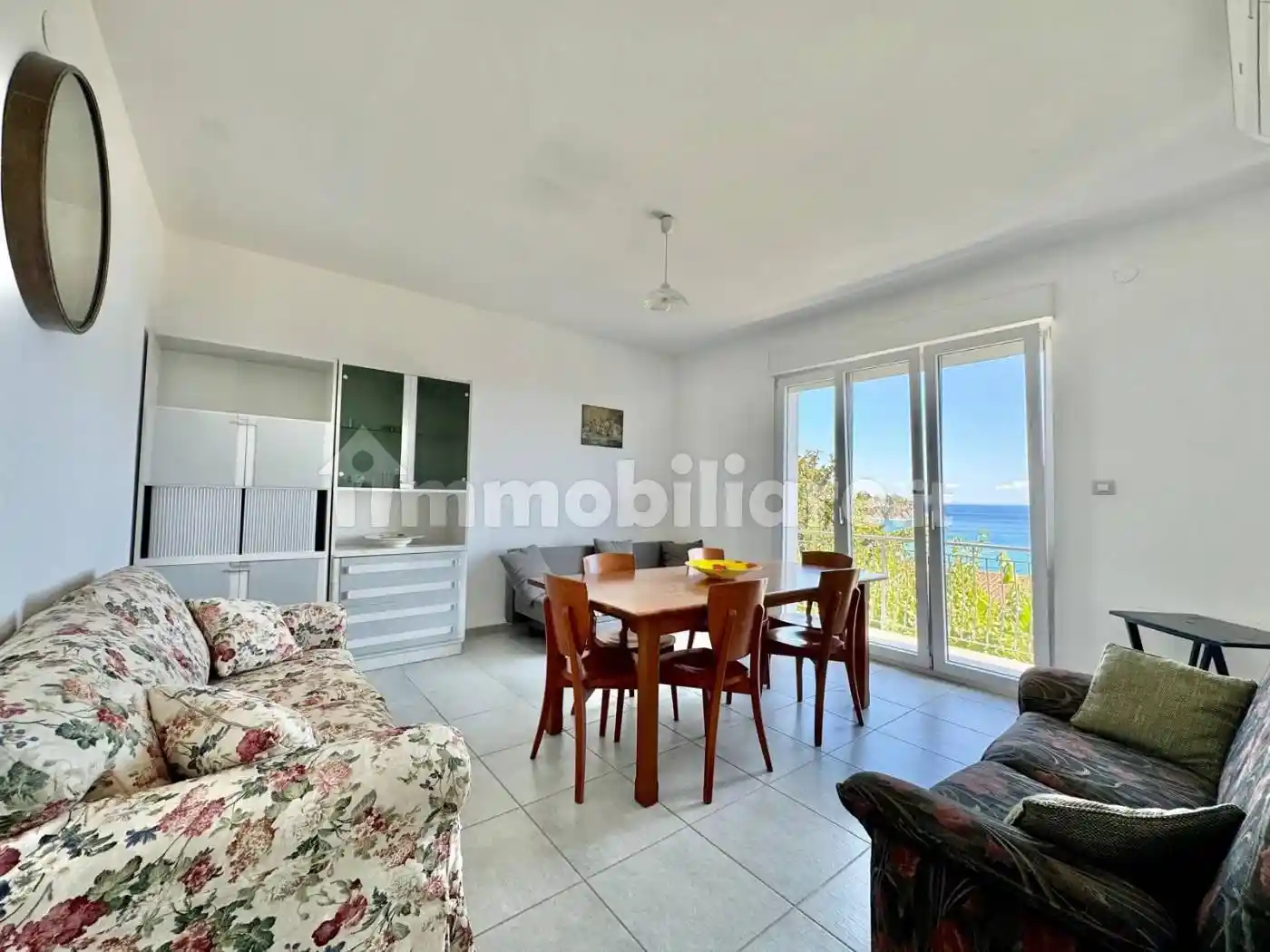Appartamento in affitto a Stalettì