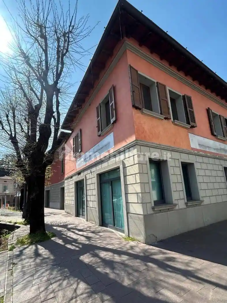 Palazzo - Edificio in vendita a Coccaglio