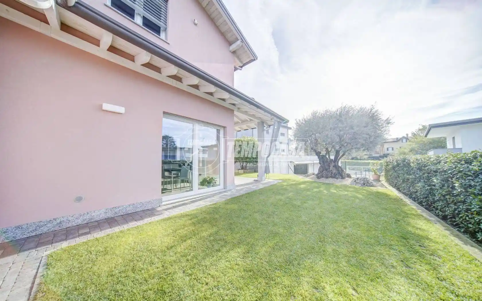 Villa in vendita a Caronno Varesino