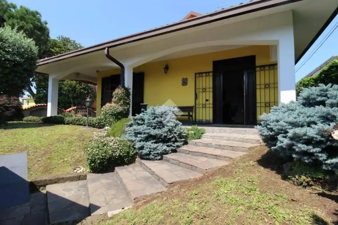 Villa in vendita a Rescaldina