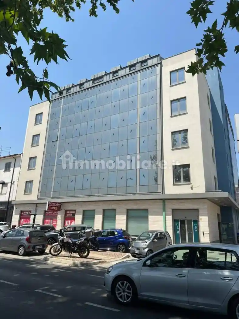 Palazzo - Edificio in vendita a Pescara