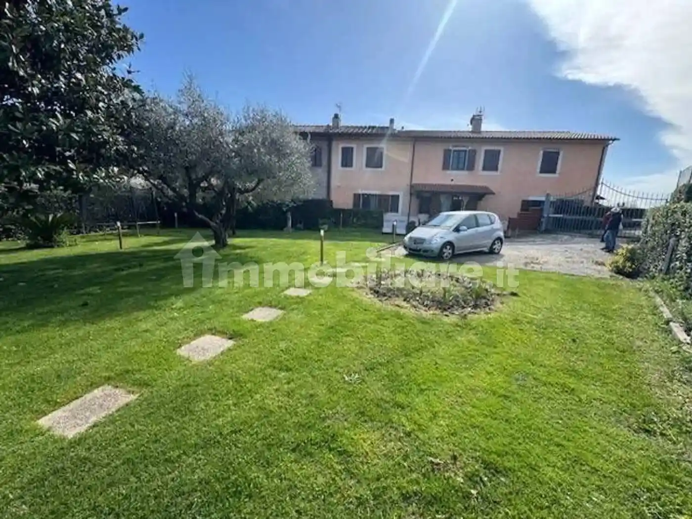 Appartamento in vendita a Cascina