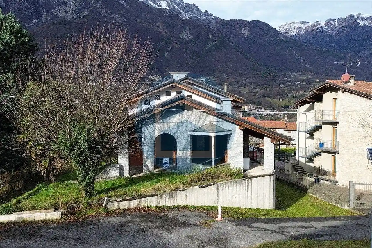 Villa in vendita a Ceto