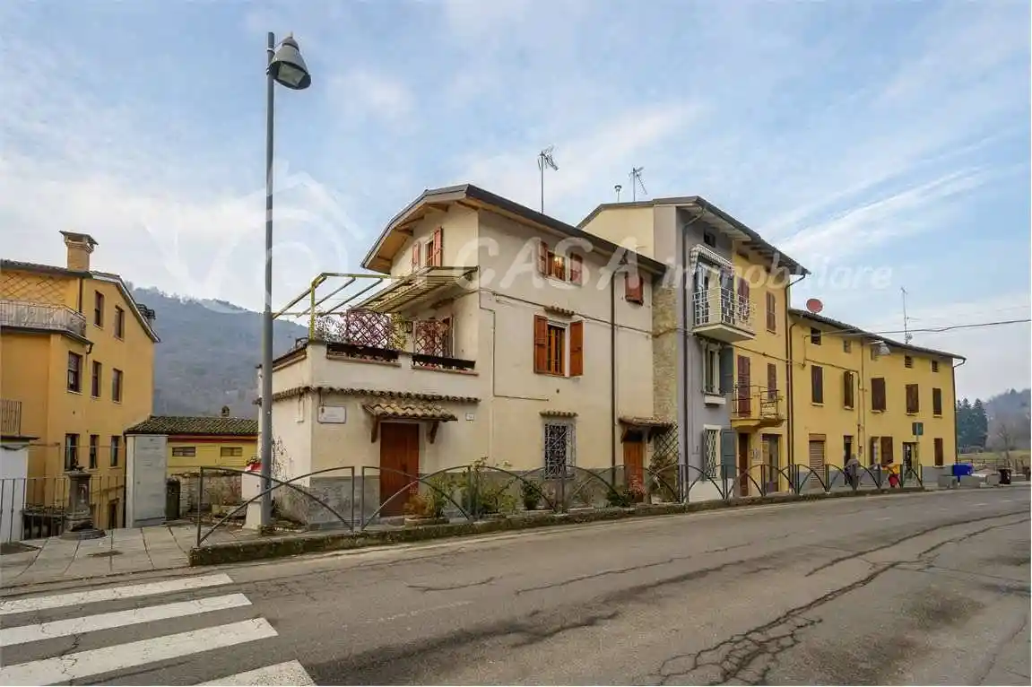 Casa indipendente in vendita a Calestano