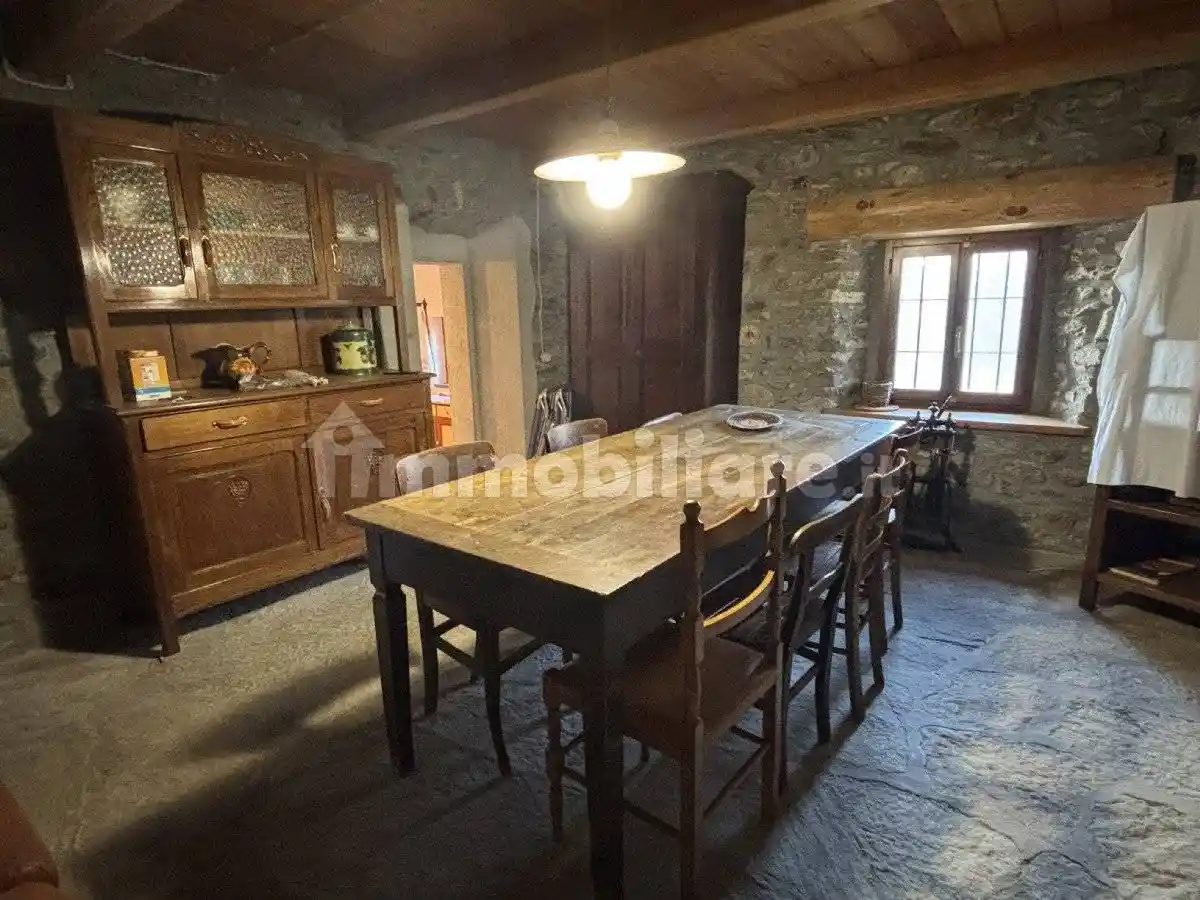 Casa indipendente in vendita a Settimo Vittone