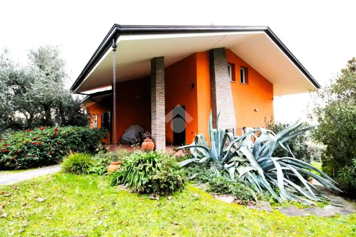 Villa in vendita a Longiano