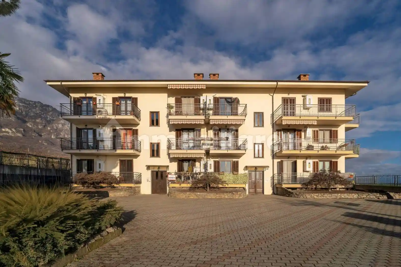 Appartamento in vendita a Envie