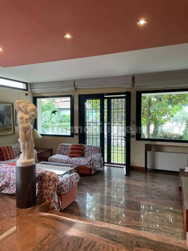 Villetta a schiera in vendita a Carrara