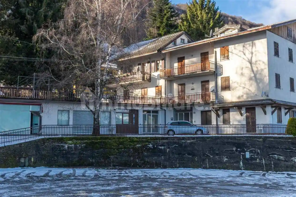 Appartamento in vendita a Costa Valle Imagna