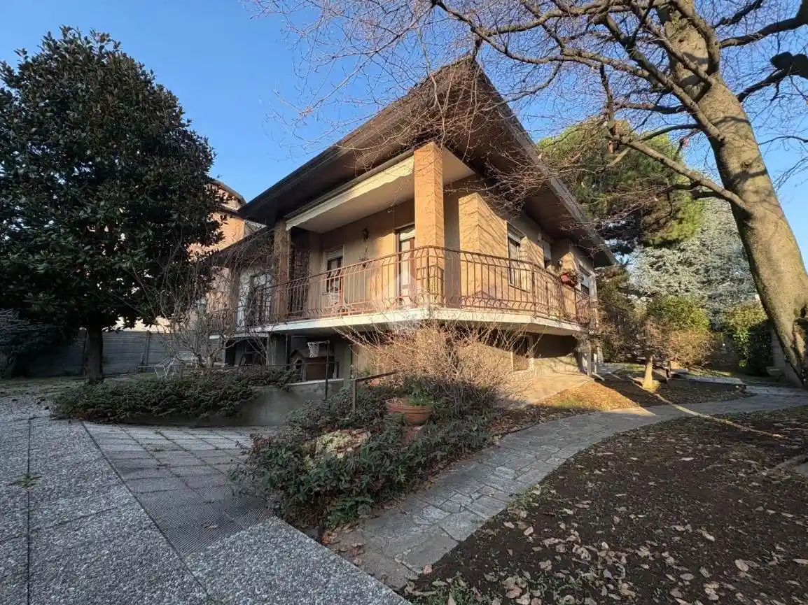 Villa in vendita a Legnano
