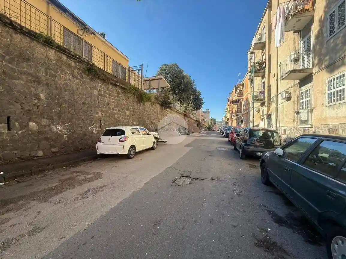 Appartamento in vendita a Napoli