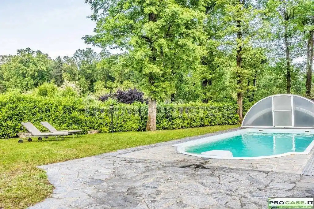 Villa in vendita a Locate Varesino