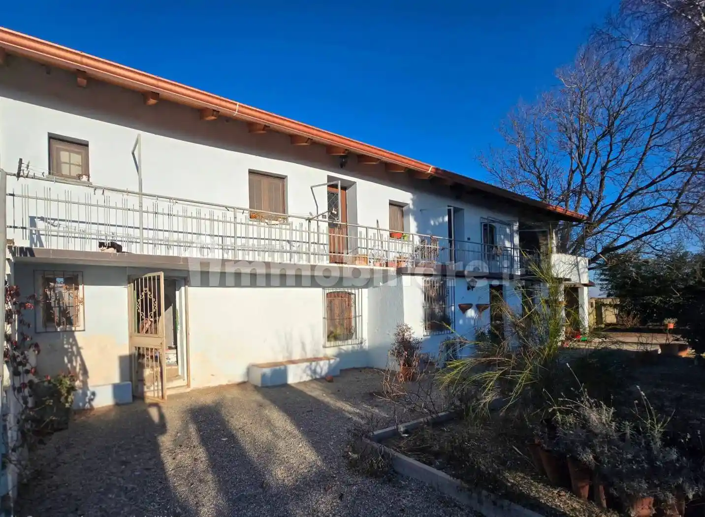 Rustico - Casale in vendita a Cavour